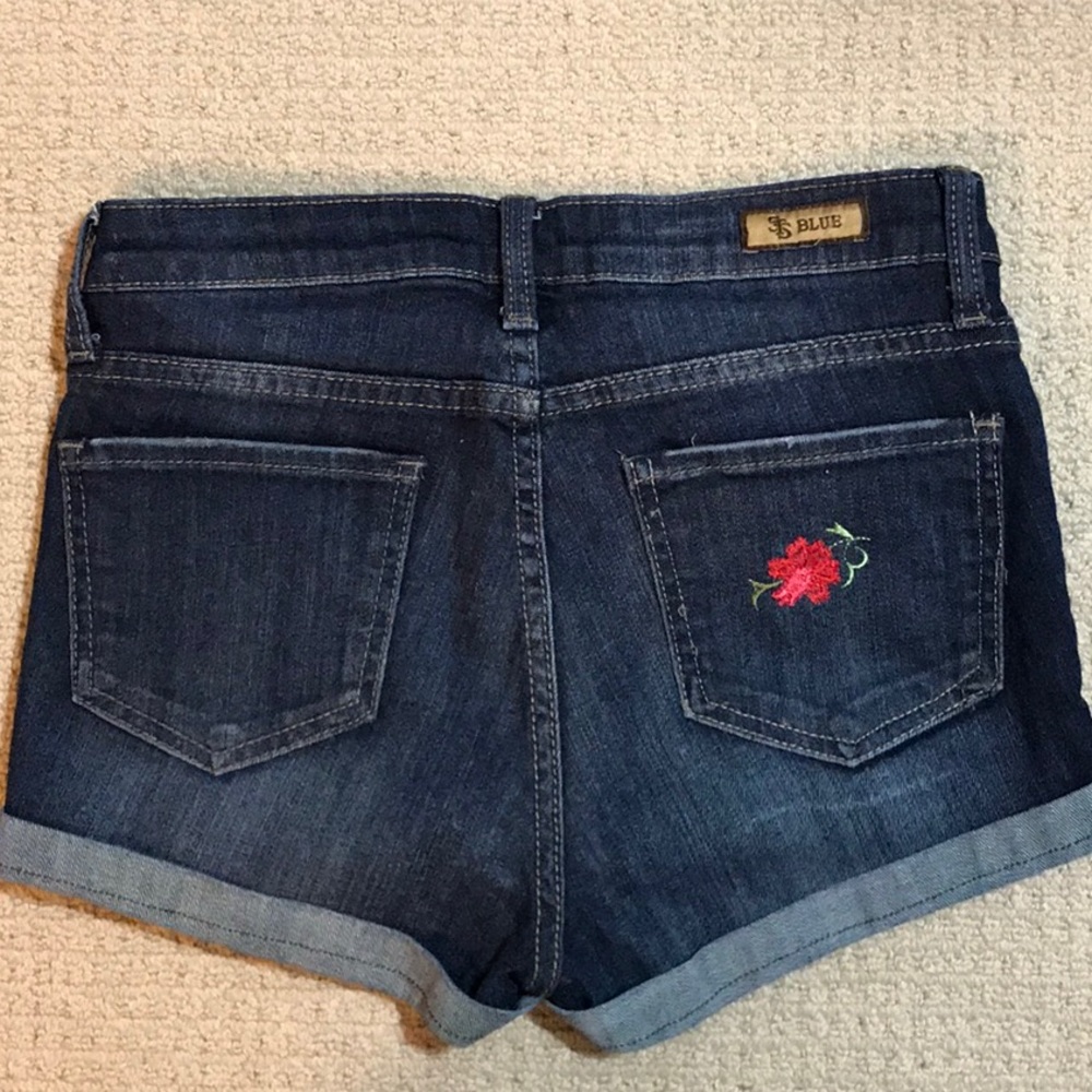 STS Blue denim shorts with rose